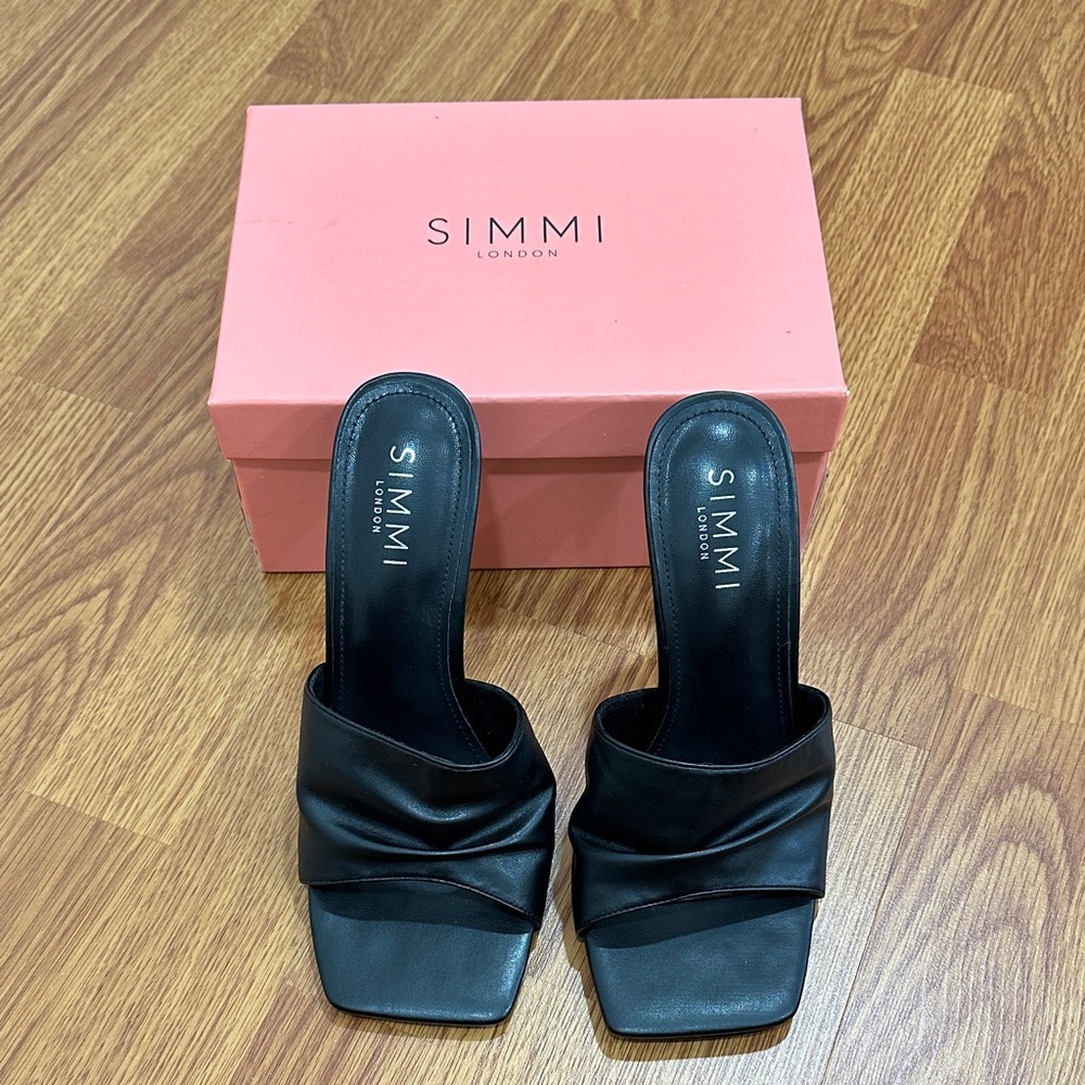 SIMMI London Black Heels - Size 8